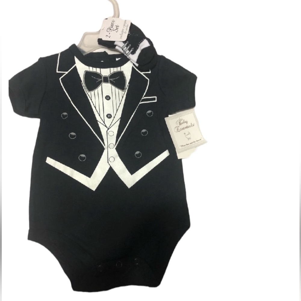 Tuxedo printed onesie /creeper & socks size 6M
